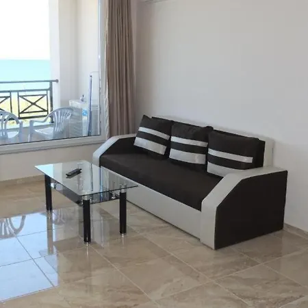 Goldenseaview