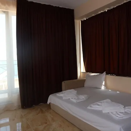 アパート Goldenseaview ポモリエ
